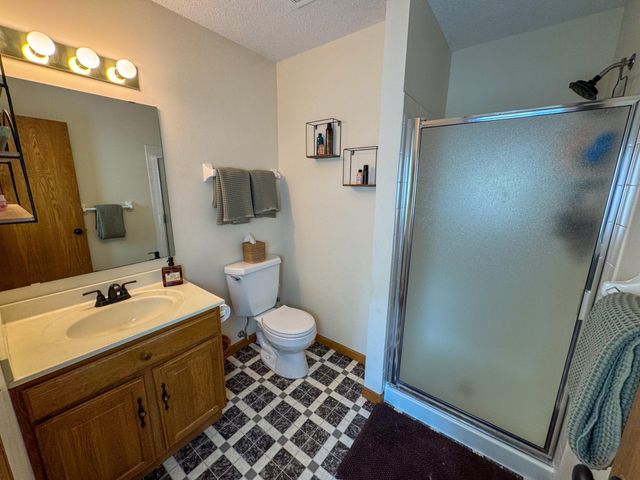 1656 Mark Court, Shakopee, MN 55379