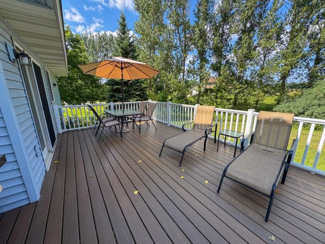 1656 Mark Court, Shakopee, MN 55379