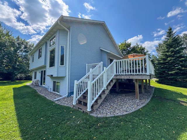 1656 Mark Court, Shakopee, MN 55379