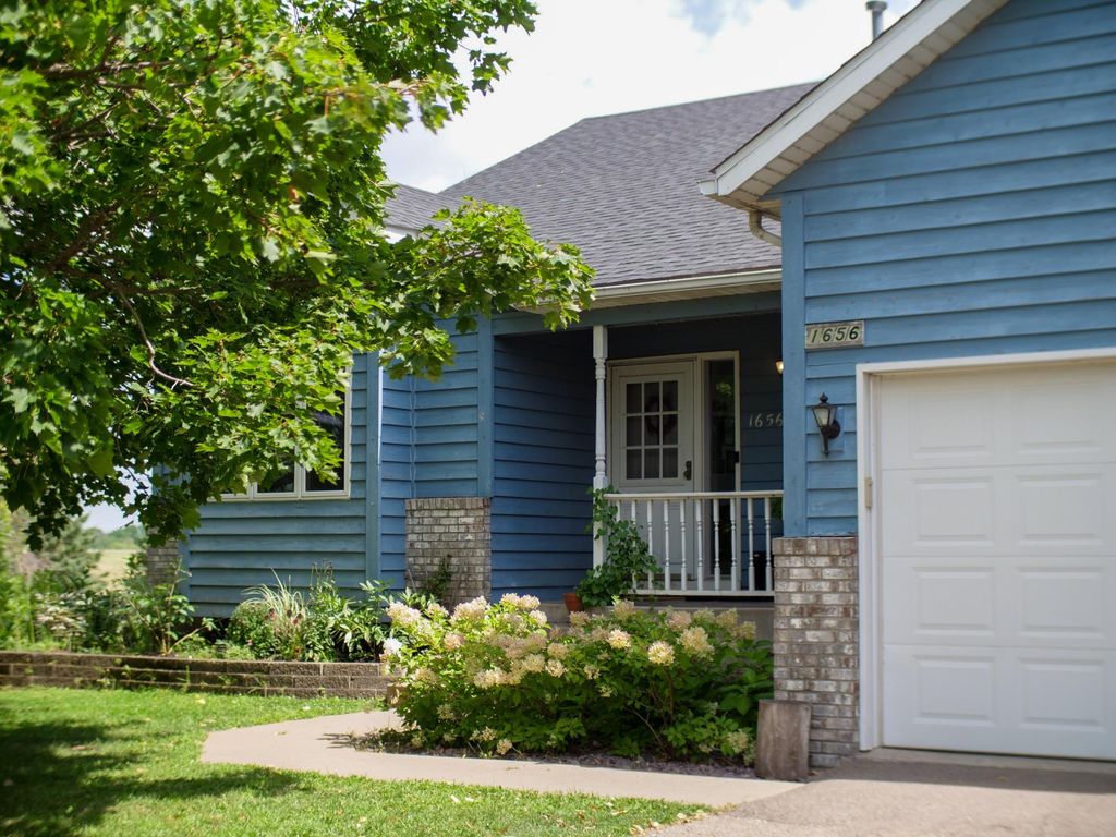 1656 Mark Court, Shakopee, MN 55379 — exterior