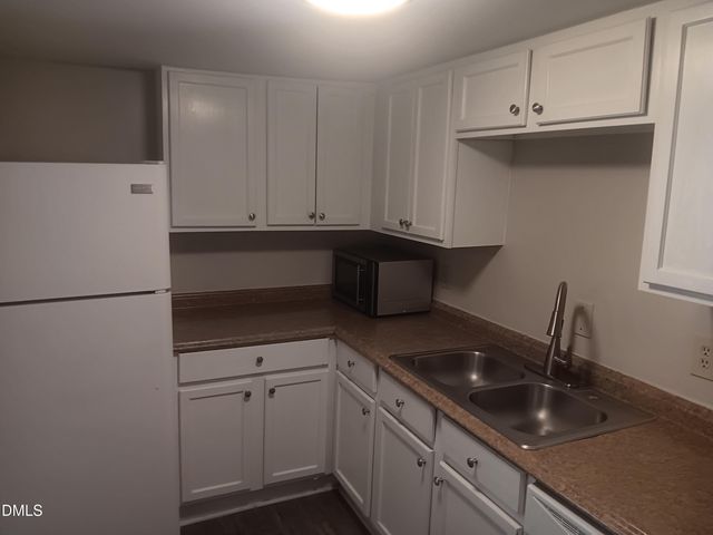 500 Umstead Drive C206, Chapel Hill, NC 27516