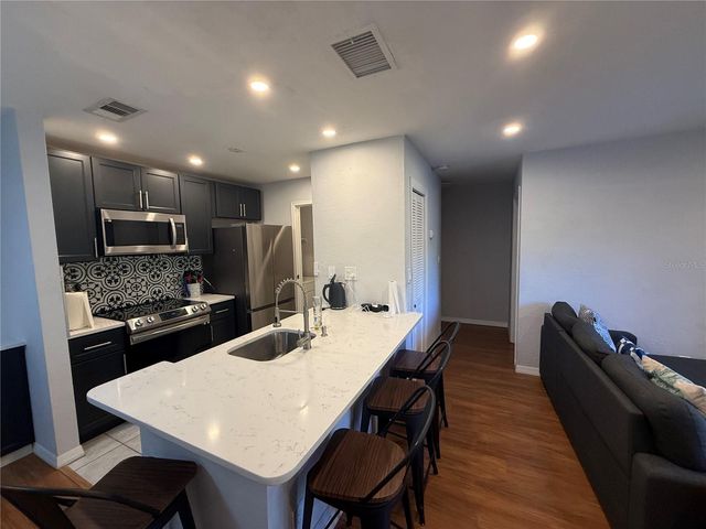 1400 GANDY BOULEVARD N 703, St Petersburg, FL 33702