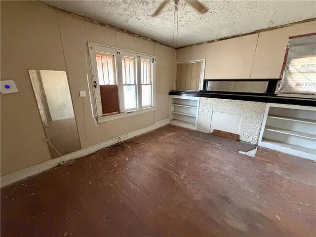 4907 Walrond Avenue, Kansas City, MO 64130