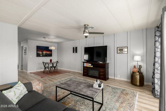 301 S SIGNAL BUTTE Road 623, Apache Junction, AZ 85120