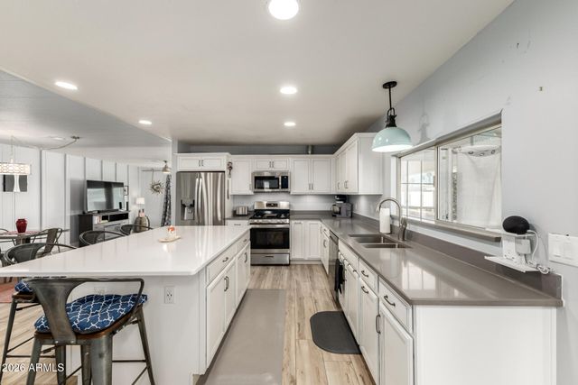 301 S SIGNAL BUTTE Road 623, Apache Junction, AZ 85120