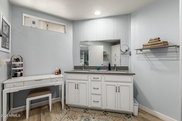 301 S SIGNAL BUTTE Road 623, Apache Junction, AZ 85120