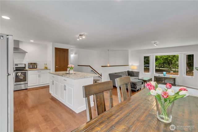 17536 201st Avenue NE, Woodinville, WA 98077