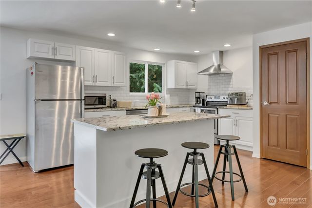 17536 201st Avenue NE, Woodinville, WA 98077