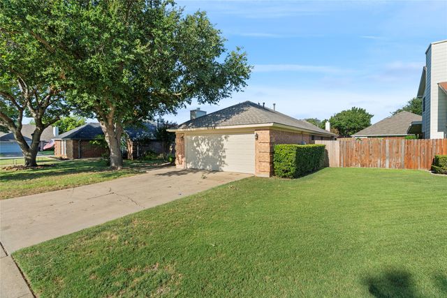 2134 Ridgecliff Drive, Keller, TX 76248