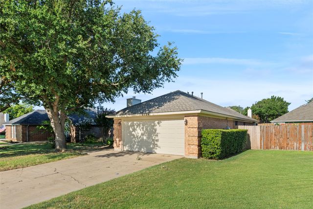 2134 Ridgecliff Drive, Keller, TX 76248