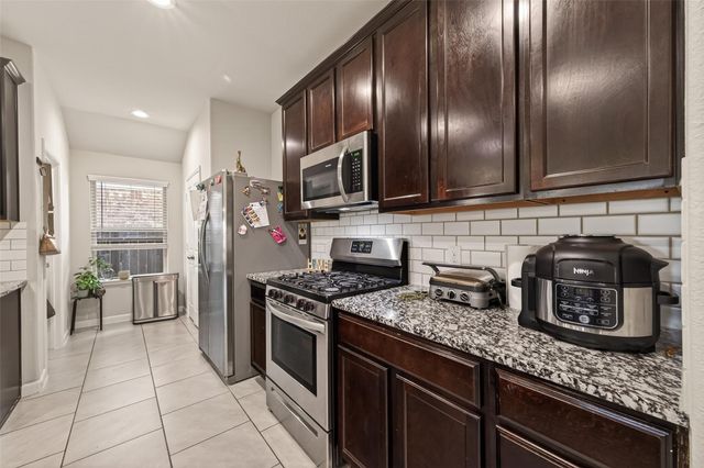 18306 Pelham Hollow Trail, Richmond, TX 77407
