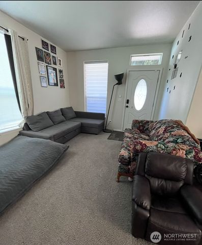 1720 Maple Lane #33, Kent, WA 98031