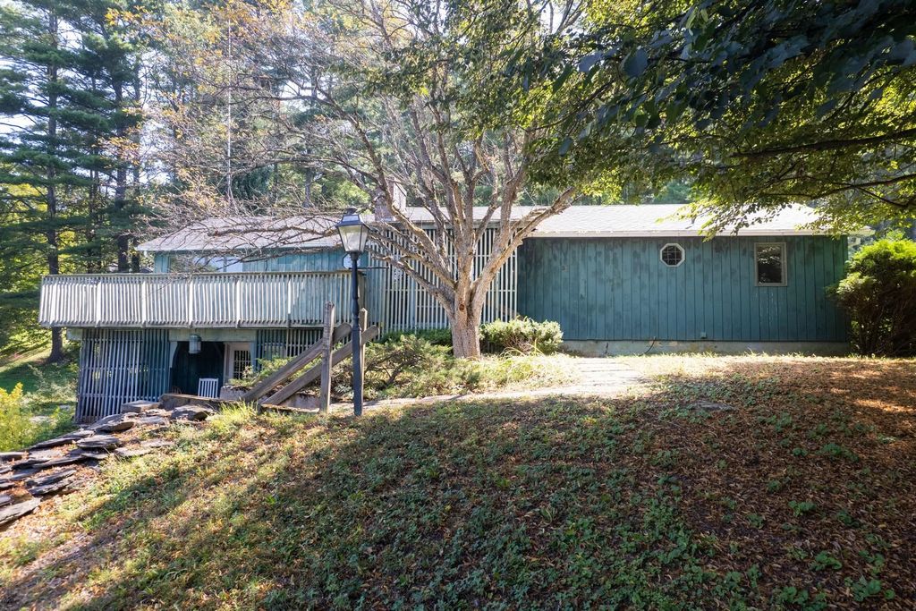31 Chatterton Park, Proctor, VT 05701