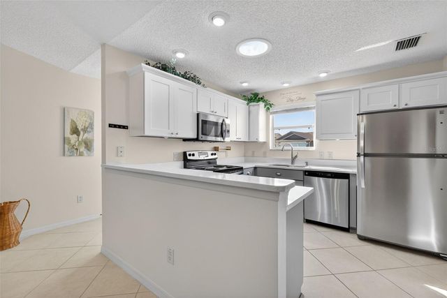 2677 ENGLISH IVY CIRCLE, The Villages, FL 32162