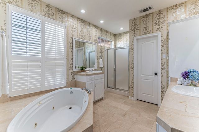 13507 Friendship Road, Pilot Point, TX 76258