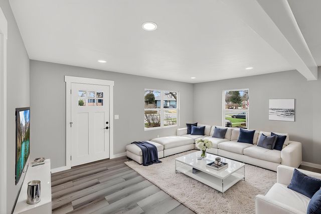 915 E 34th Ave, Spokane, WA 99203