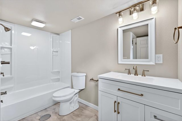 915 E 34th Ave, Spokane, WA 99203