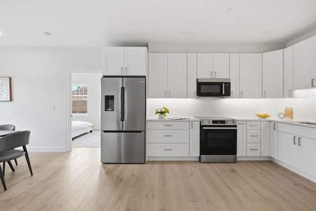 66 Tileston St 8, Everett, MA 02149