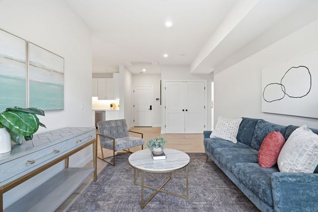 66 Tileston St 8, Everett, MA 02149