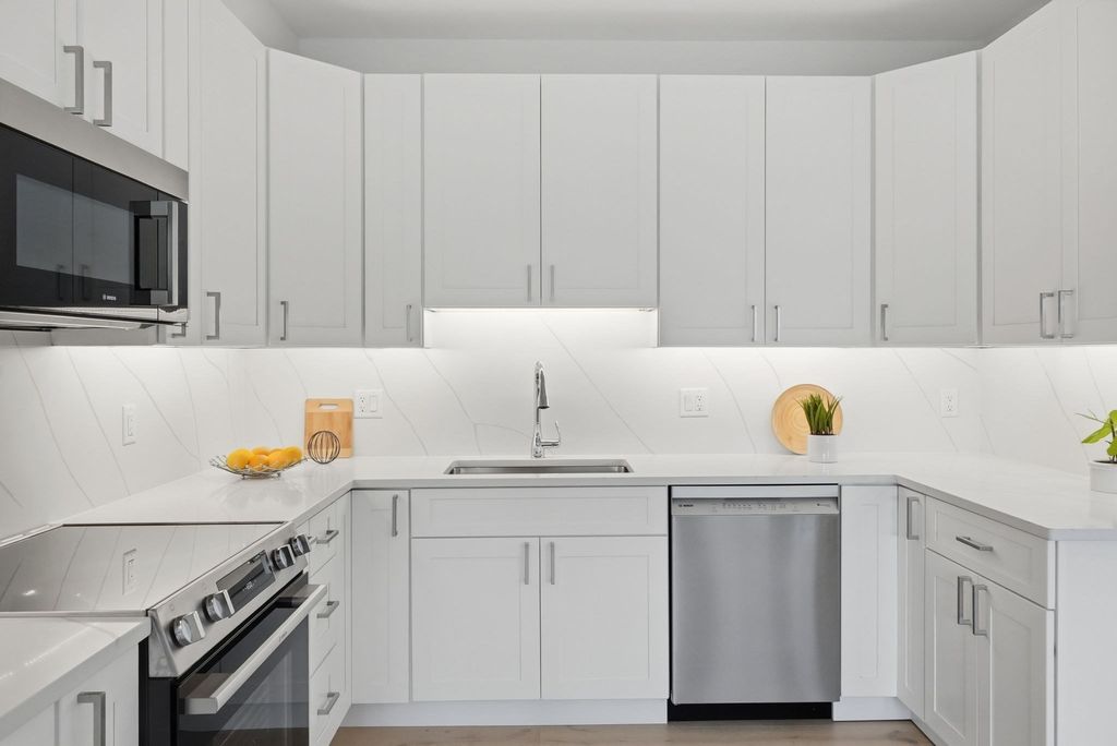 66 Tileston St 8, Everett, MA 02149