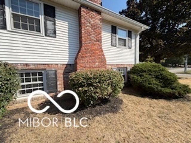 626 Chapel Hill W Drive, Indianapolis, IN 46214
