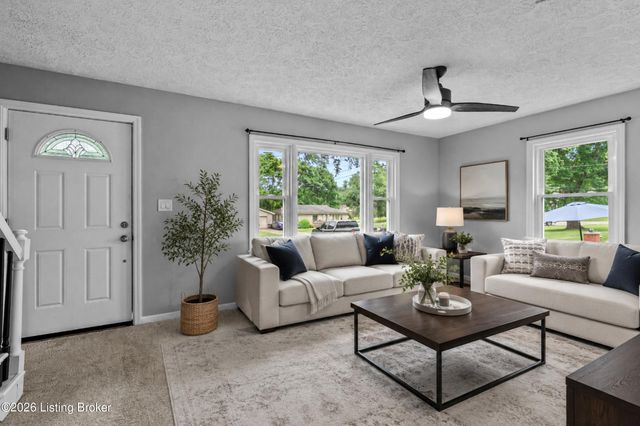 1301 Cherry Hill Ct, Louisville, KY 40229