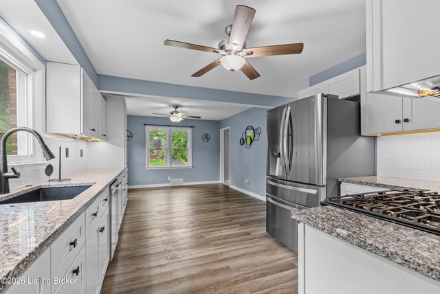 1301 Cherry Hill Ct, Louisville, KY 40229