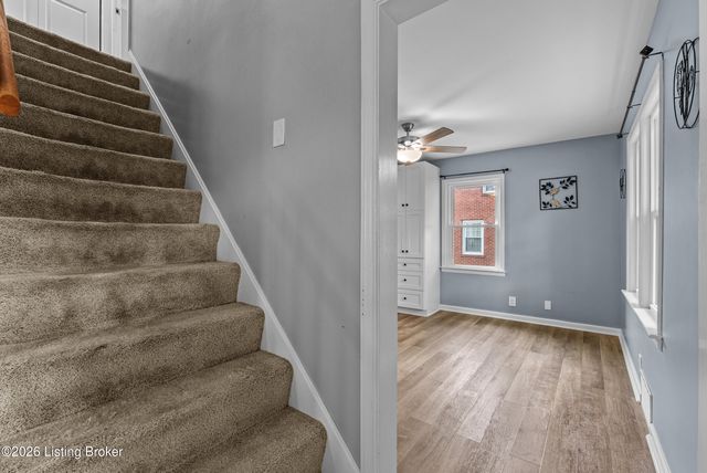 1301 Cherry Hill Ct, Louisville, KY 40229