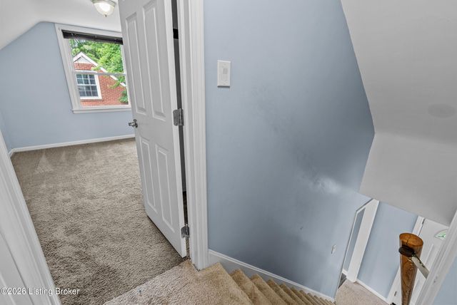 1301 Cherry Hill Ct, Louisville, KY 40229