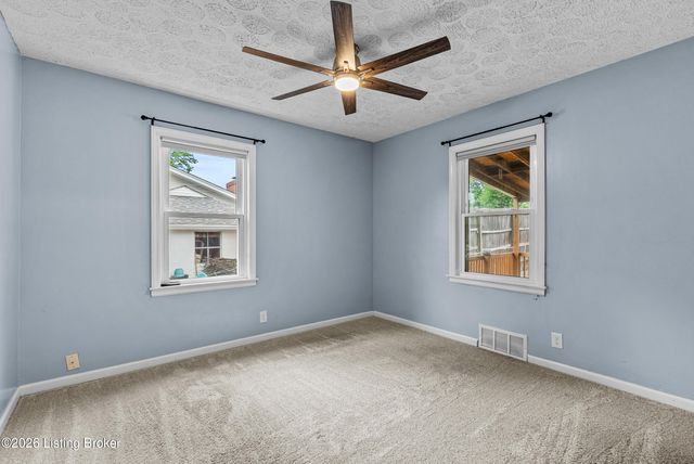 1301 Cherry Hill Ct, Louisville, KY 40229