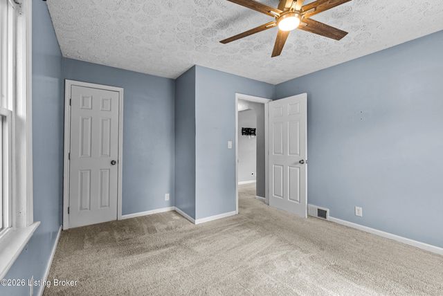 1301 Cherry Hill Ct, Louisville, KY 40229