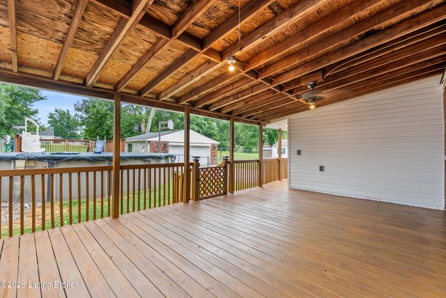 1301 Cherry Hill Ct, Louisville, KY 40229