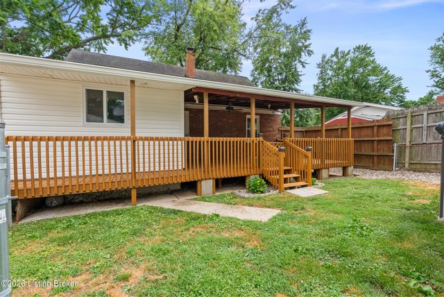 1301 Cherry Hill Ct, Louisville, KY 40229