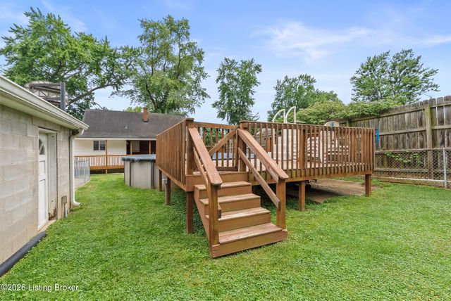 1301 Cherry Hill Ct, Louisville, KY 40229