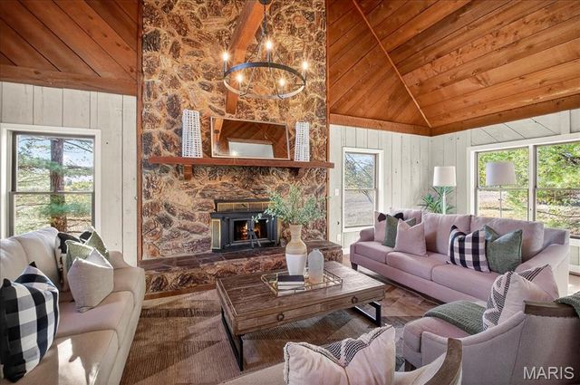 15 Colbert Lane, Marthasville, MO 63357