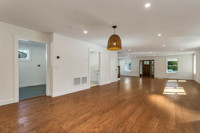 60 Horne Street, Dover, NH 03820