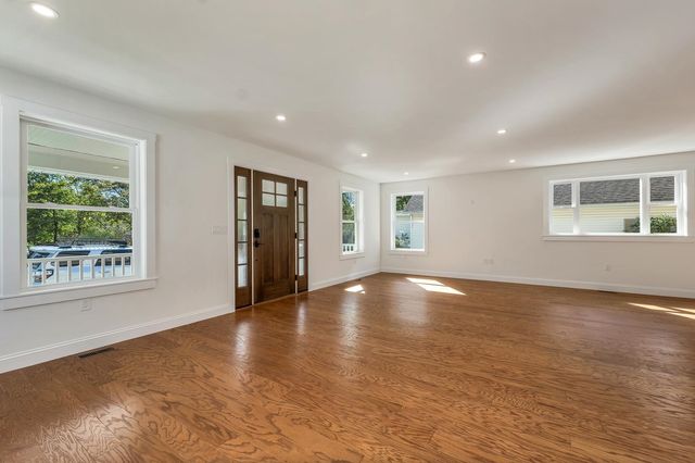 60 Horne Street, Dover, NH 03820