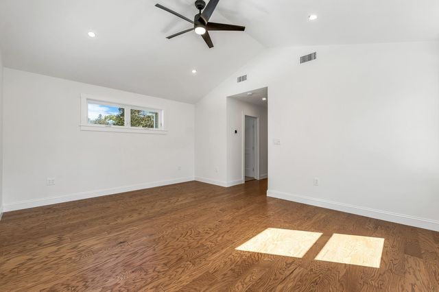 60 Horne Street, Dover, NH 03820