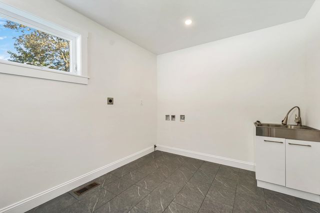 60 Horne Street, Dover, NH 03820