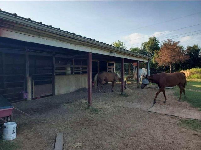 1611 Bunyard Road, Alvin, TX 77511