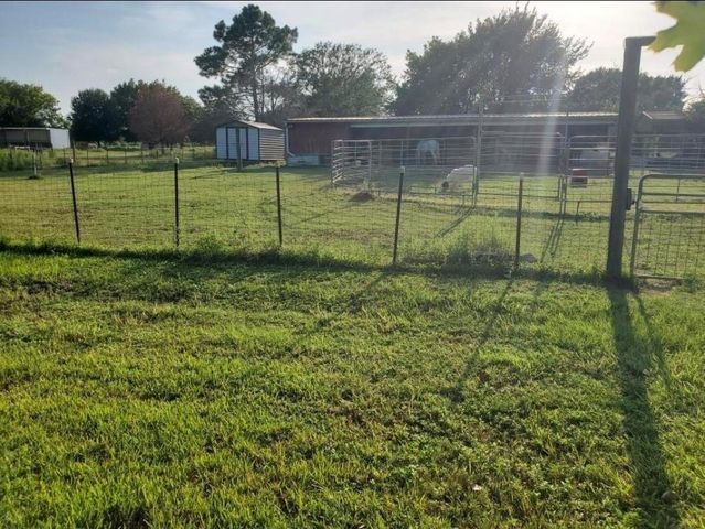 1611 Bunyard Road, Alvin, TX 77511