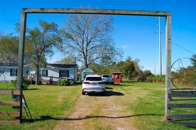 1611 Bunyard Road, Alvin, TX 77511