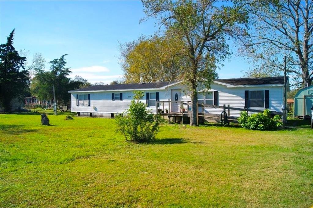 1611 Bunyard Road, Alvin, TX 77511