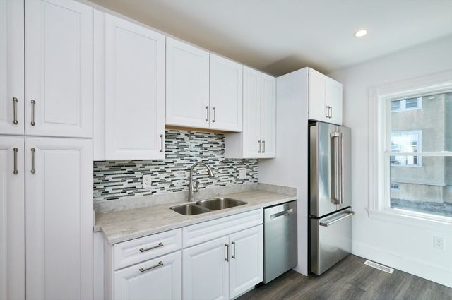 221 White Street 1, Belmont, MA 02478
