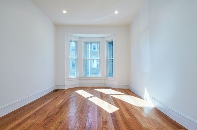 221 White Street 1, Belmont, MA 02478