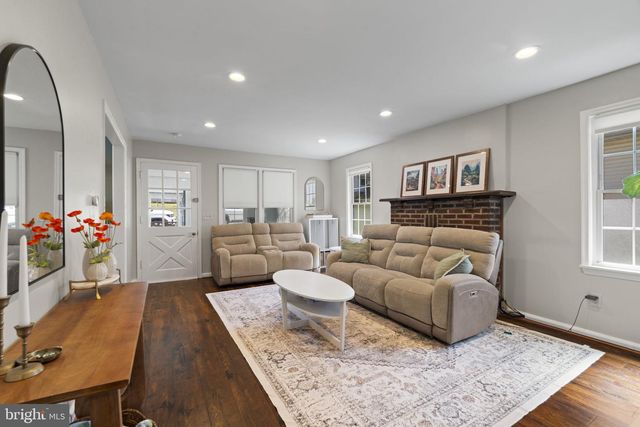 112 WOODLAWN AVE, Willow Grove, PA 19090