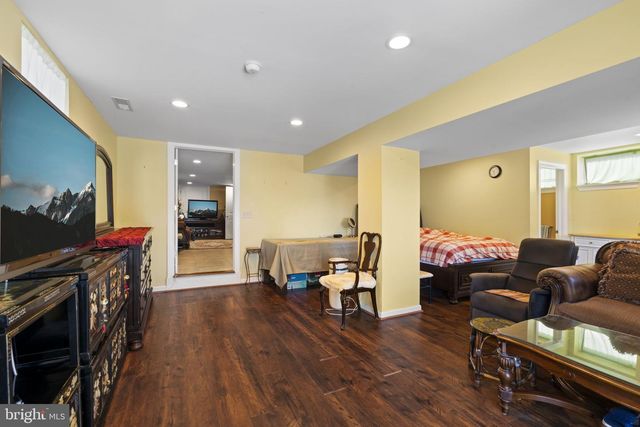 112 WOODLAWN AVE, Willow Grove, PA 19090