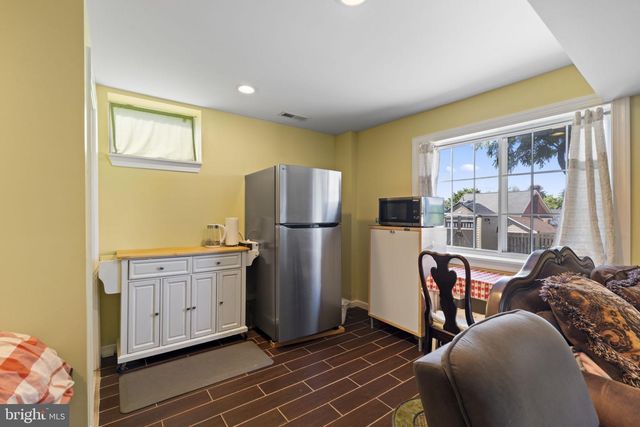 112 WOODLAWN AVE, Willow Grove, PA 19090