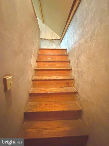 337 S 6TH ST, Chambersburg, PA 17201