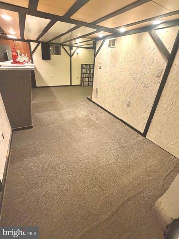 337 S 6TH ST, Chambersburg, PA 17201